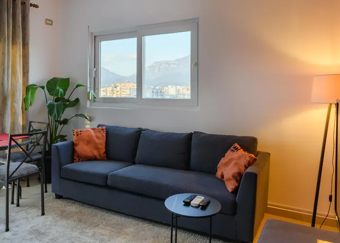 Terrace Cityscape 2 地拉那